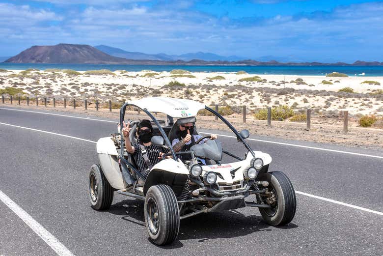 Disfrutando al máximo del tour en buggy por Fuerteventura