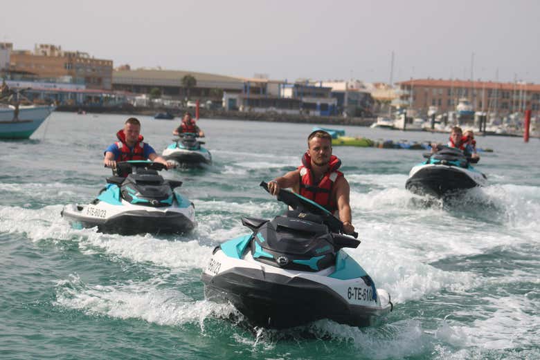 Surcando en moto de agua las aguas de Corralejo