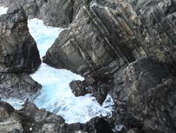 Rocas junto a las cuevas